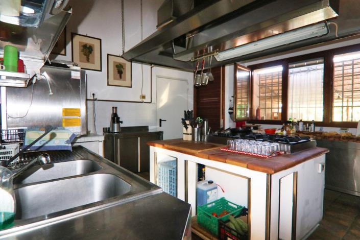 Image No.20-7 Bed Property for sale