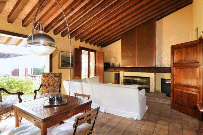 Image No.23-7 Bed Property for sale