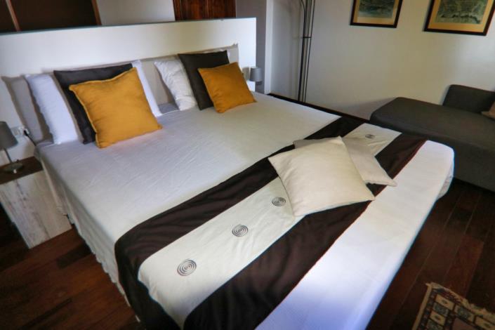 Image No.33-7 Bed Property for sale