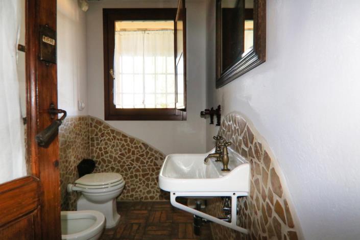 Image No.37-7 Bed Property for sale