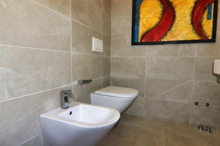 Image No.45-7 Bed Property for sale