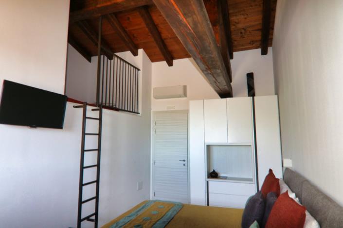 Image No.52-7 Bed Property for sale