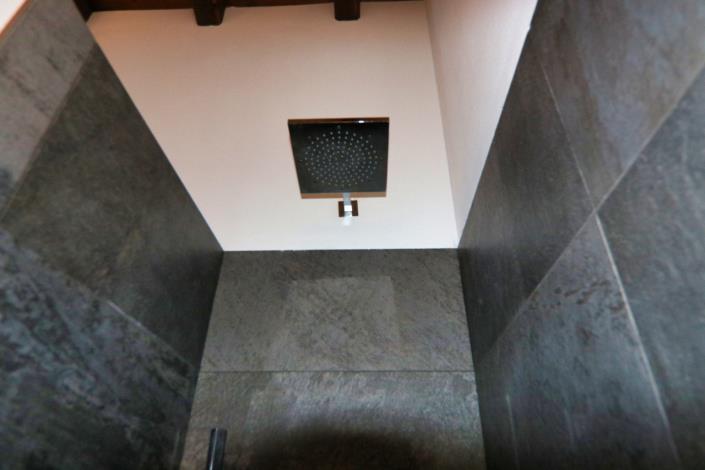 Image No.61-7 Bed Property for sale