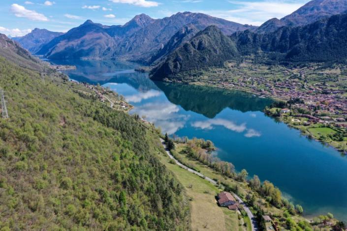 Image No.5-8 Bed Property for sale