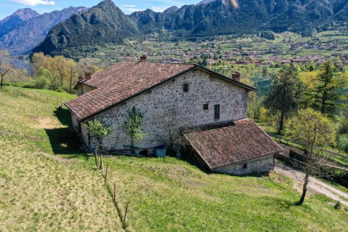 Image No.13-8 Bed Property for sale