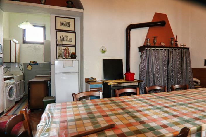 Image No.26-8 Bed Property for sale