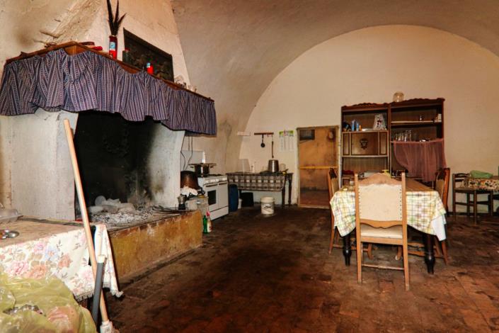 Image No.30-8 Bed Property for sale