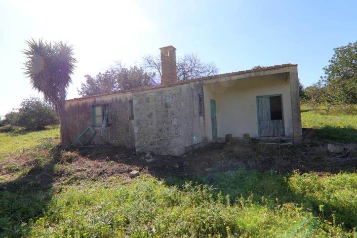 Image No.5-2 Bed Country House for sale