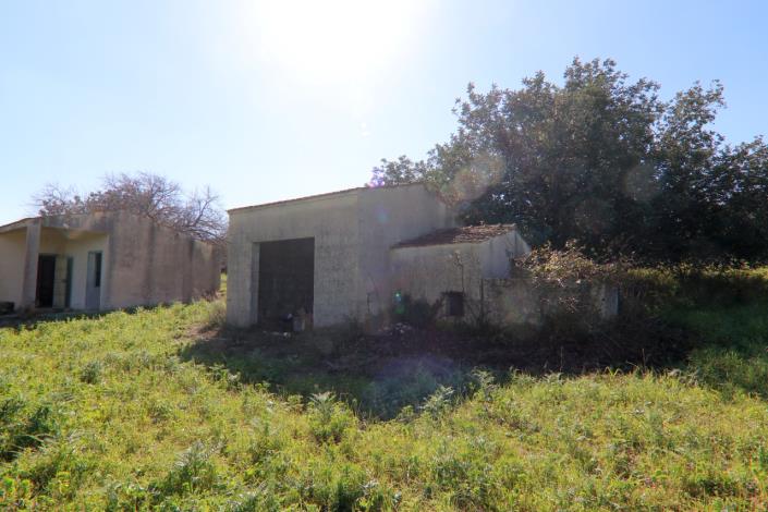 Image No.40-2 Bed Country House for sale