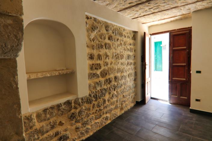 Image No.17-2 Bed Townhouse for sale