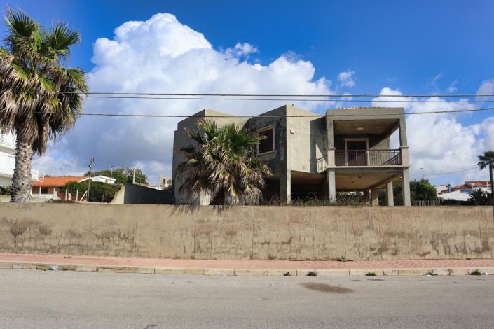 Image No.1-3 Bed Villa for sale