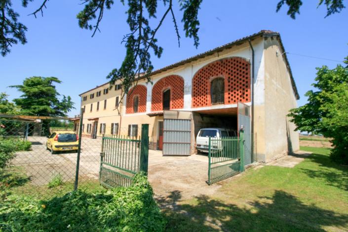 Image No.2-3 Bed Country House for sale