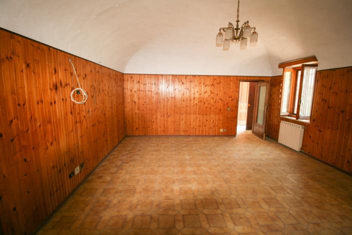 Image No.18-3 Bed Country House for sale