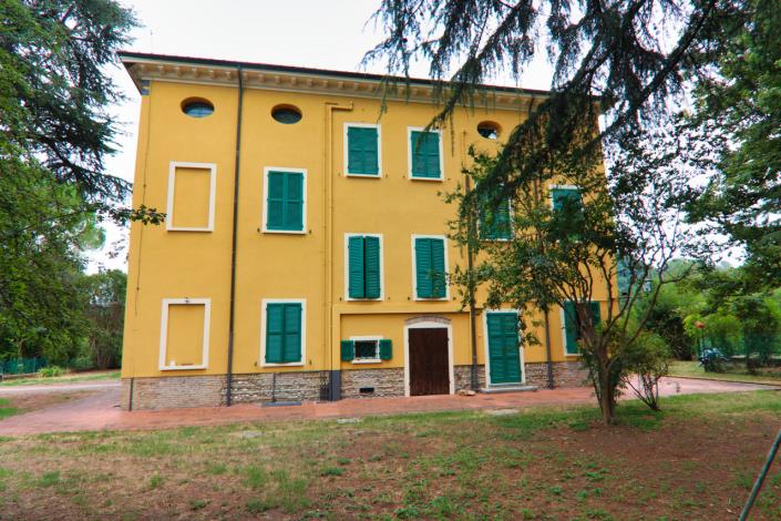 Image No.6-8 Bed Villa for sale