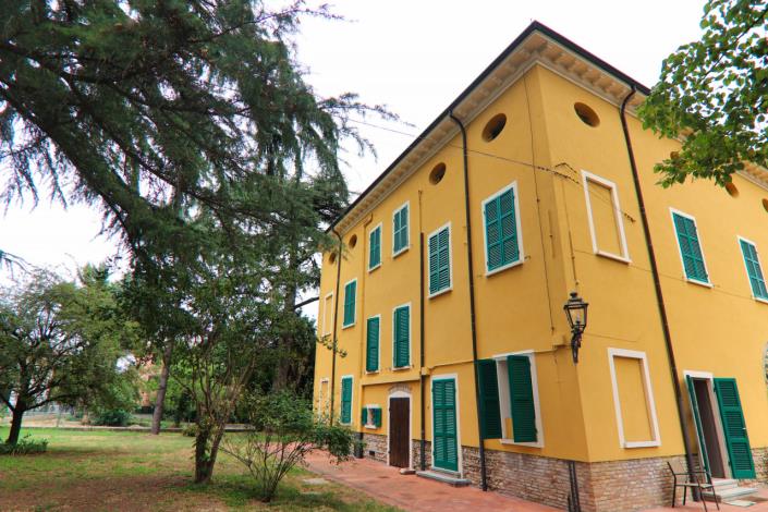 Image No.7-8 Bed Villa for sale