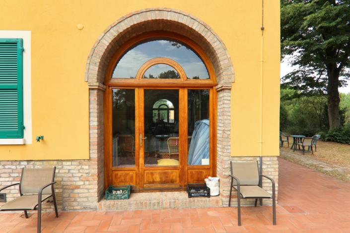 Image No.11-8 Bed Villa for sale