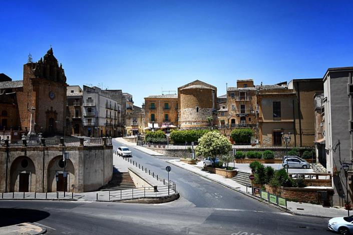 Image No.10-4 Bed Apartment for sale