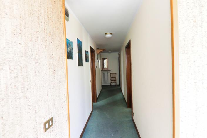 Image No.18-10 Bed Hotel for sale