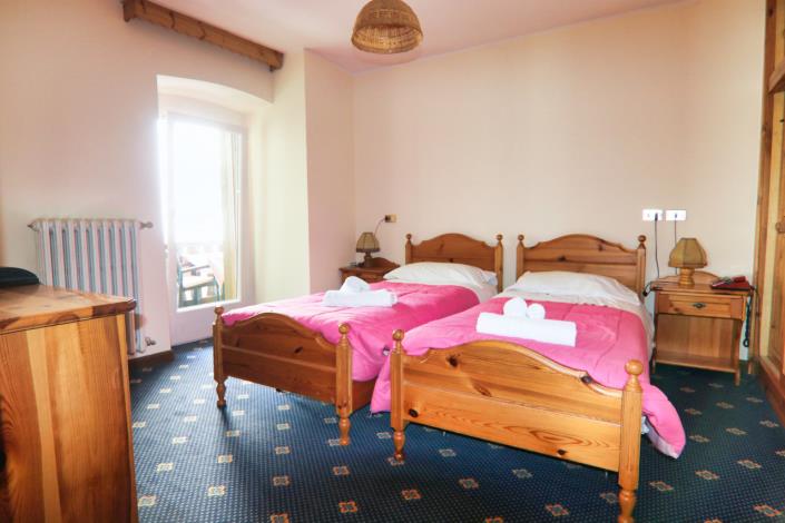 Image No.19-10 Bed Hotel for sale