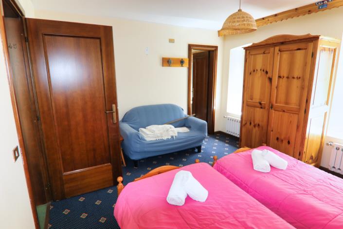 Image No.32-10 Bed Hotel for sale