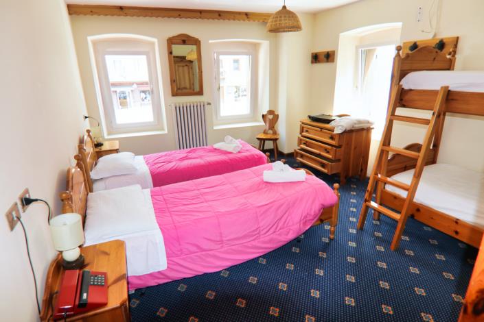 Image No.36-10 Bed Hotel for sale