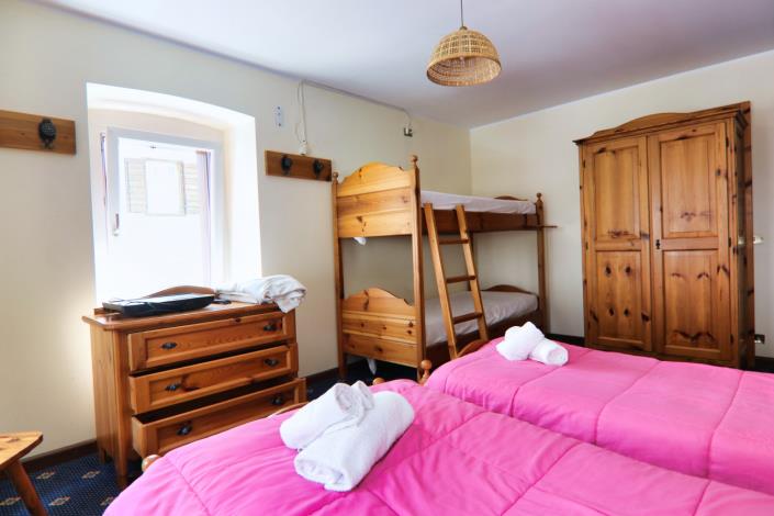 Image No.38-10 Bed Hotel for sale