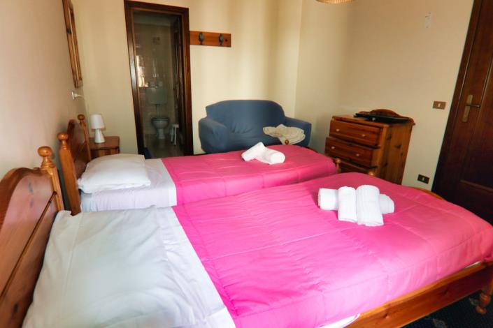 Image No.50-10 Bed Hotel for sale