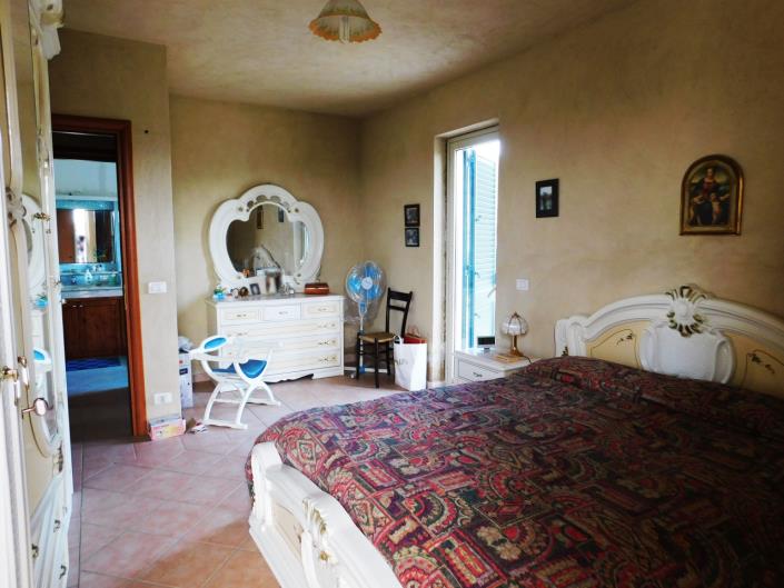 Image No.44-6 Bed Villa for sale