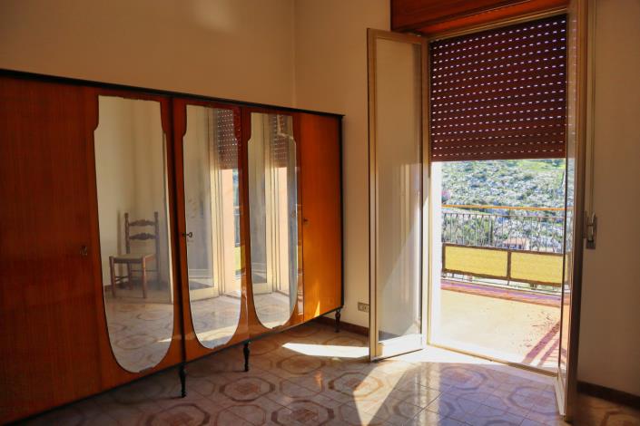 Image No.22-2 Bed Apartment for sale