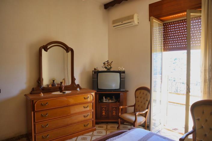 Image No.40-2 Bed Apartment for sale