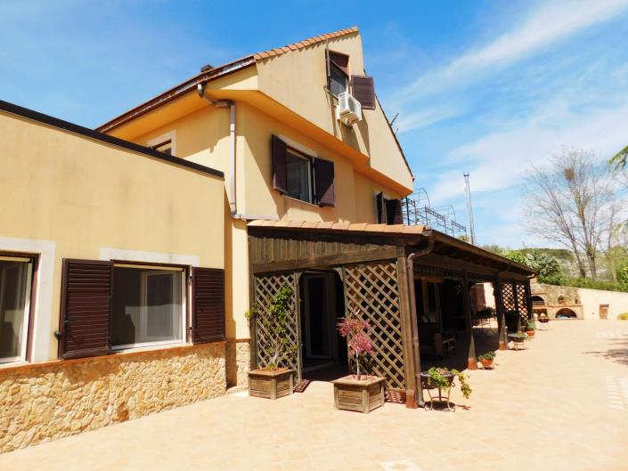 Image No.3-4 Bed Villa for sale