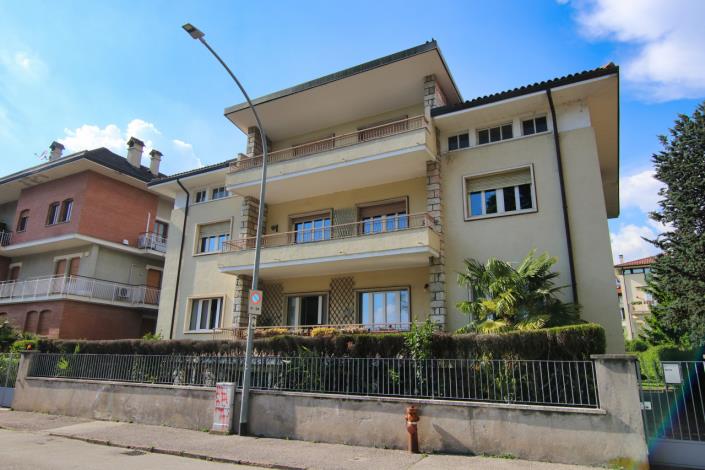 Image No.2-4 Bed Apartment for sale