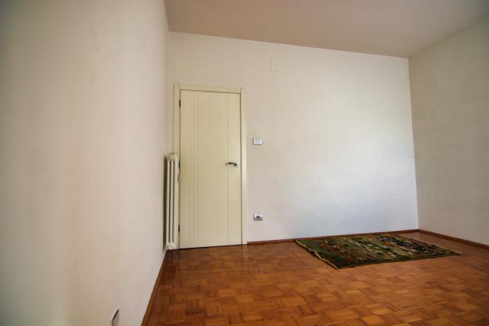 Image No.33-2 Bed Apartment for sale