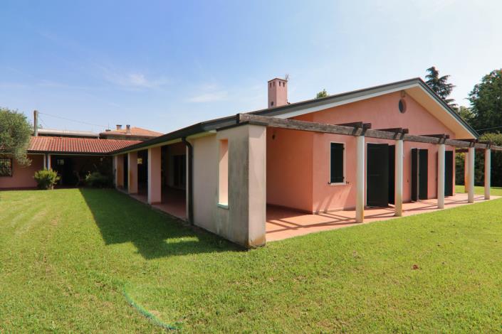 Image No.4-2 Bed Villa for sale