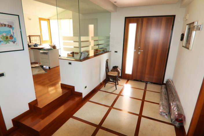 Image No.8-2 Bed Villa for sale