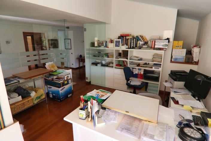 Image No.10-2 Bed Villa for sale