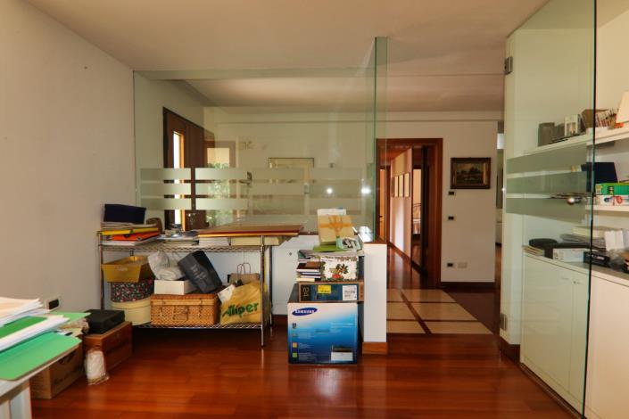 Image No.12-2 Bed Villa for sale