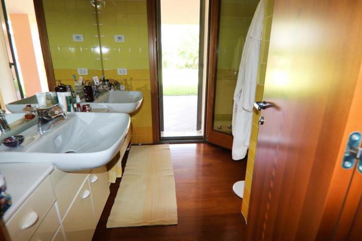 Image No.55-2 Bed Villa for sale