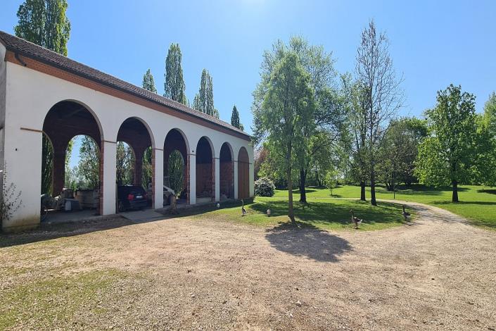 Image No.12-4 Bed Country House for sale