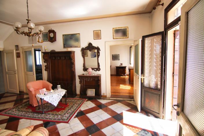 Image No.7-5 Bed House for sale