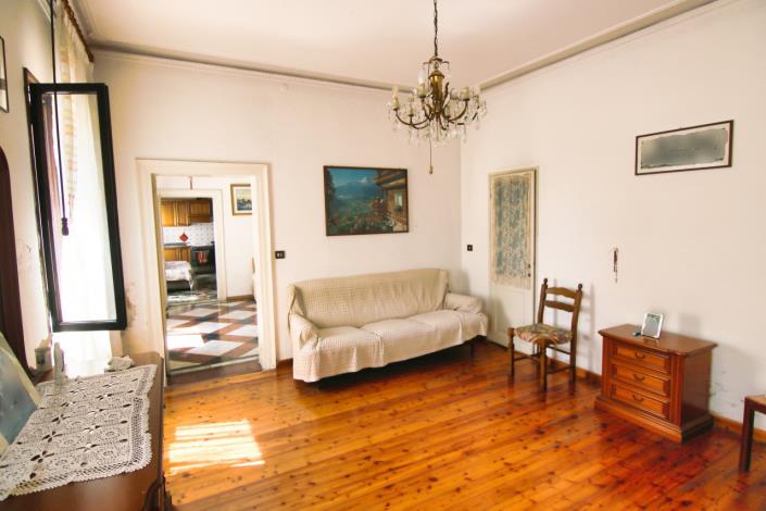 Image No.14-5 Bed House for sale