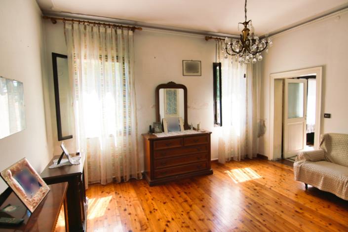 Image No.15-5 Bed House for sale