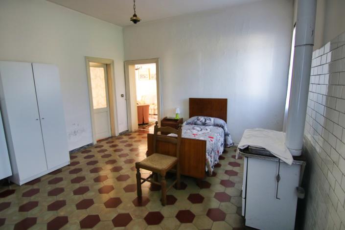 Image No.23-5 Bed House for sale