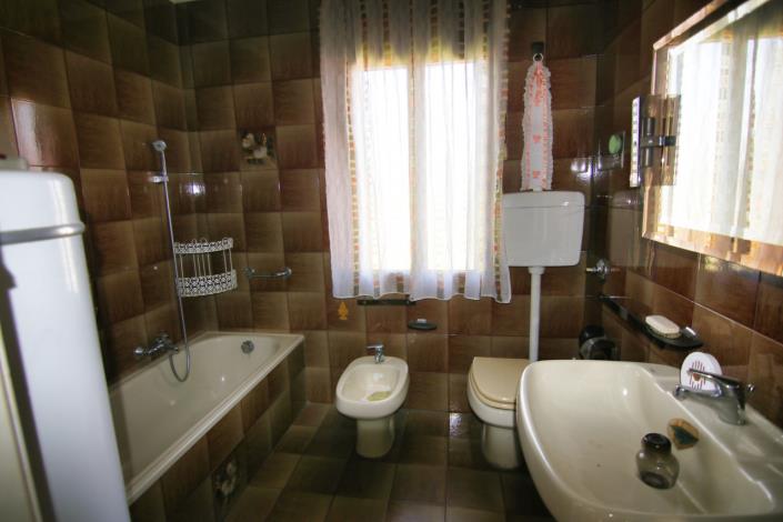 Image No.28-5 Bed House for sale