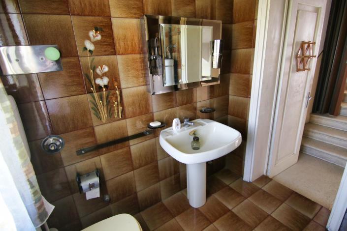 Image No.30-5 Bed House for sale