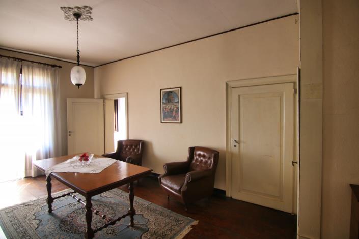 Image No.34-5 Bed House for sale