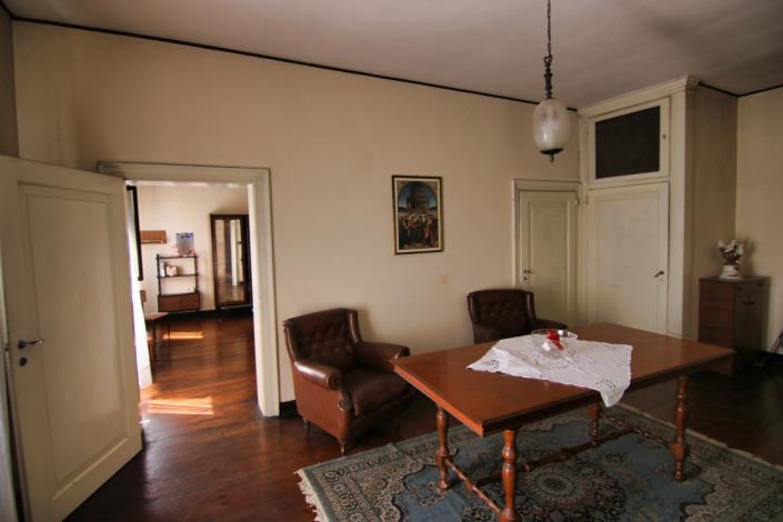 Image No.37-5 Bed House for sale