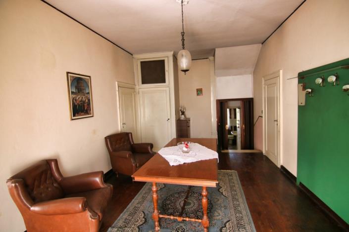 Image No.38-5 Bed House for sale