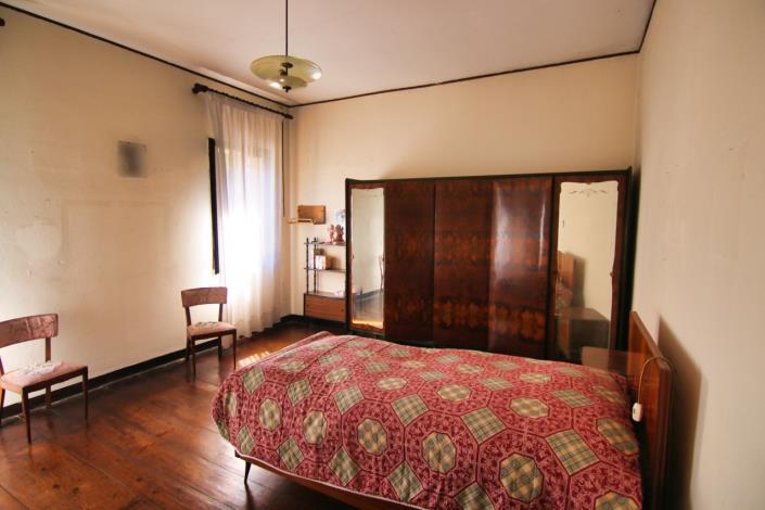 Image No.41-5 Bed House for sale