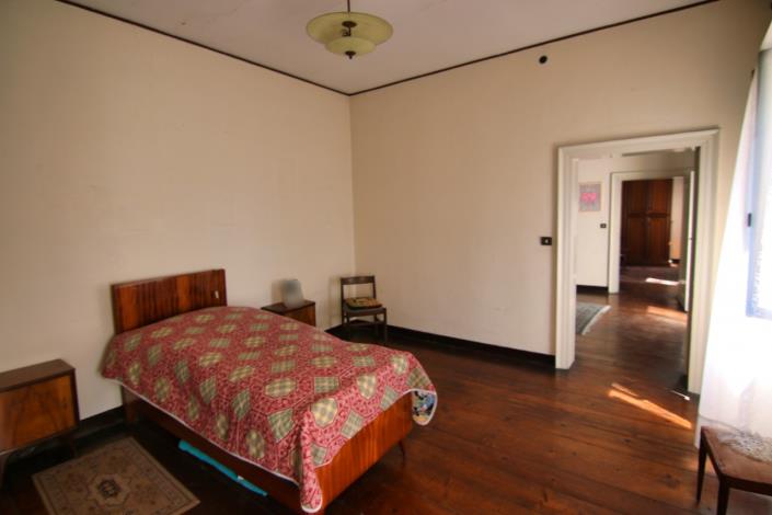 Image No.42-5 Bed House for sale